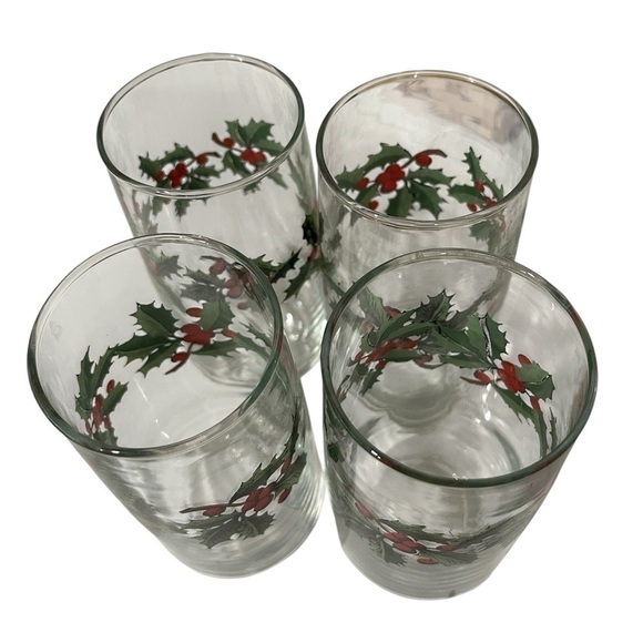 Anchor Hocking Holly Berry set of 4- 6 inch Mid Century Glass Christmas Tumblers - Picture 6 of 6